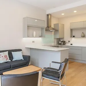 Pass The Keys - Spacious Flat With Private Sun Terrace In South East Apartment