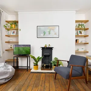 https://50-meters-to-the-metro.brighton-hotels-england.com