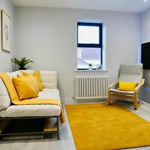 https://beautiful-brand-new-apartment-near-the-beach.tophotelsbath.com